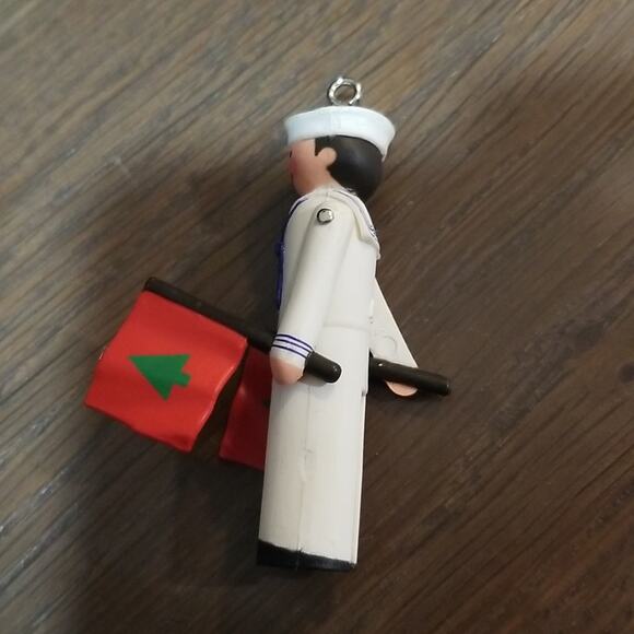 Vintage Hallmark Keepsake Ornament Clothespin Soldier 1987 - Picture 4 of 4